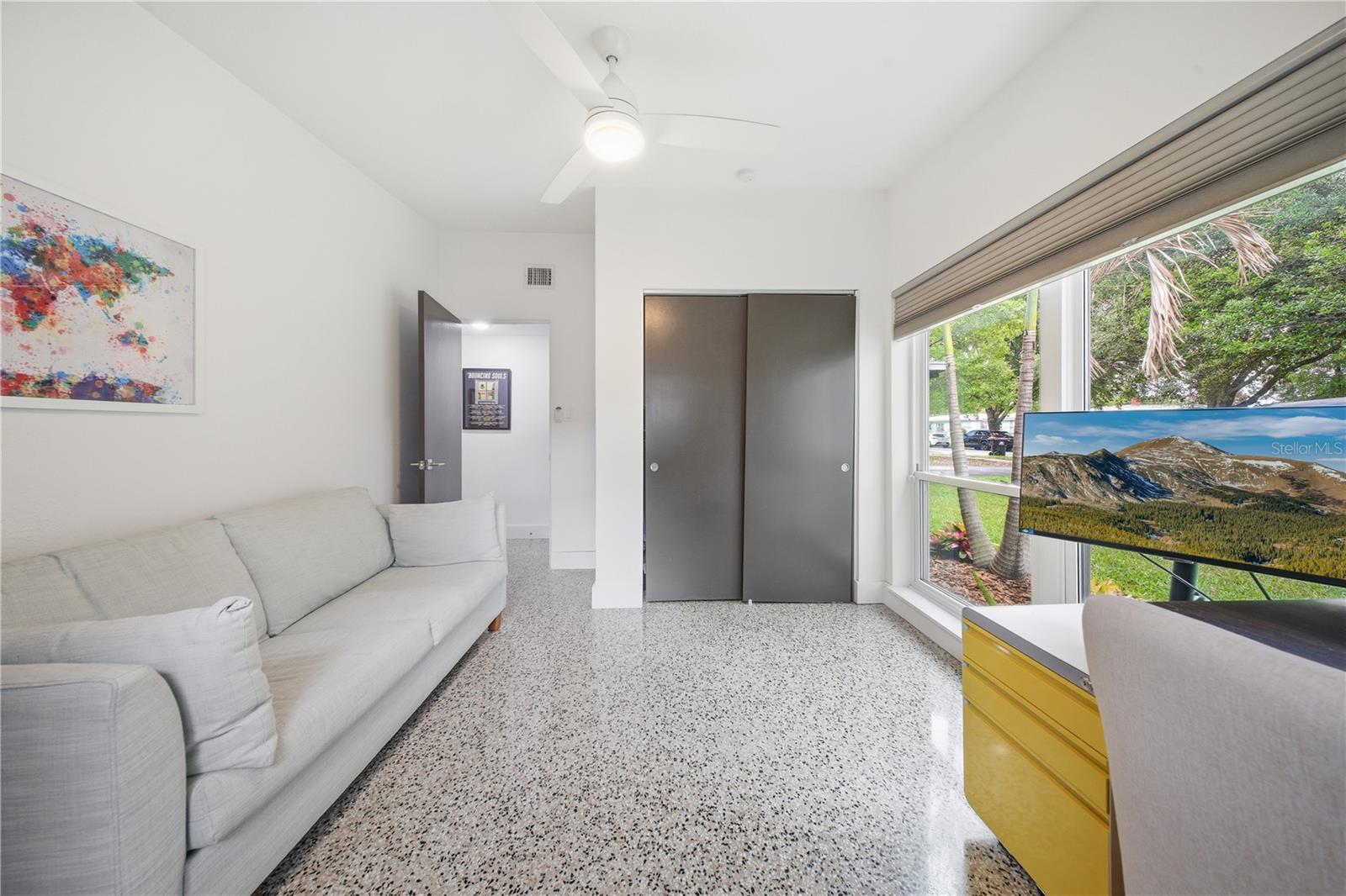 Listing photo id 24 for 1306 Ceylon Drive