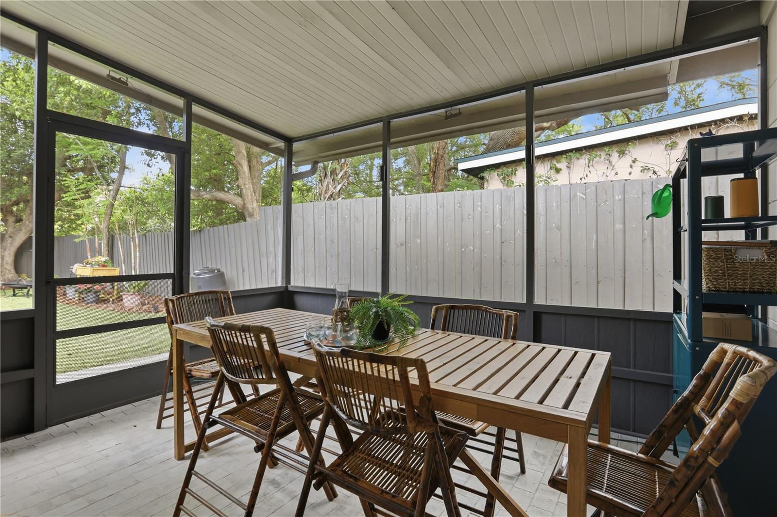 Listing photo id 26 for 1306 Ceylon Drive