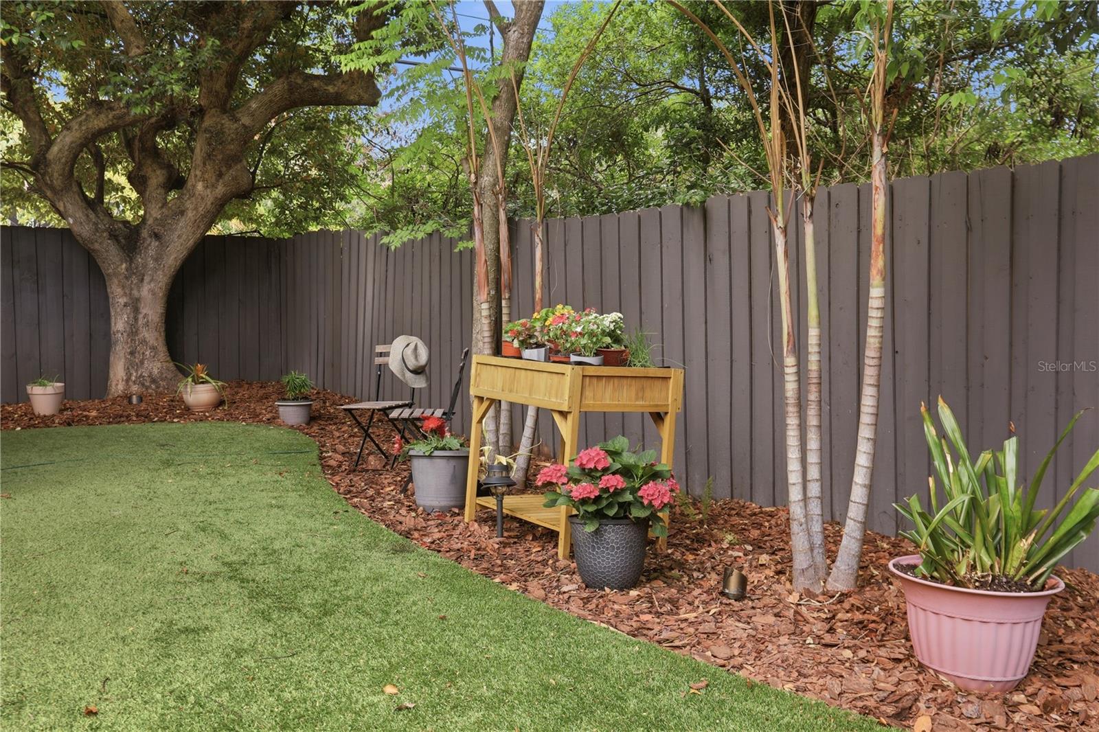 Listing photo id 32 for 1306 Ceylon Drive