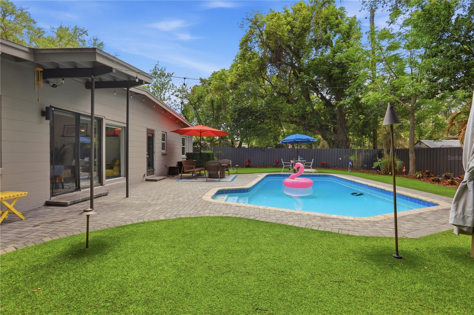 Listing photo id 35 for 1306 Ceylon Drive