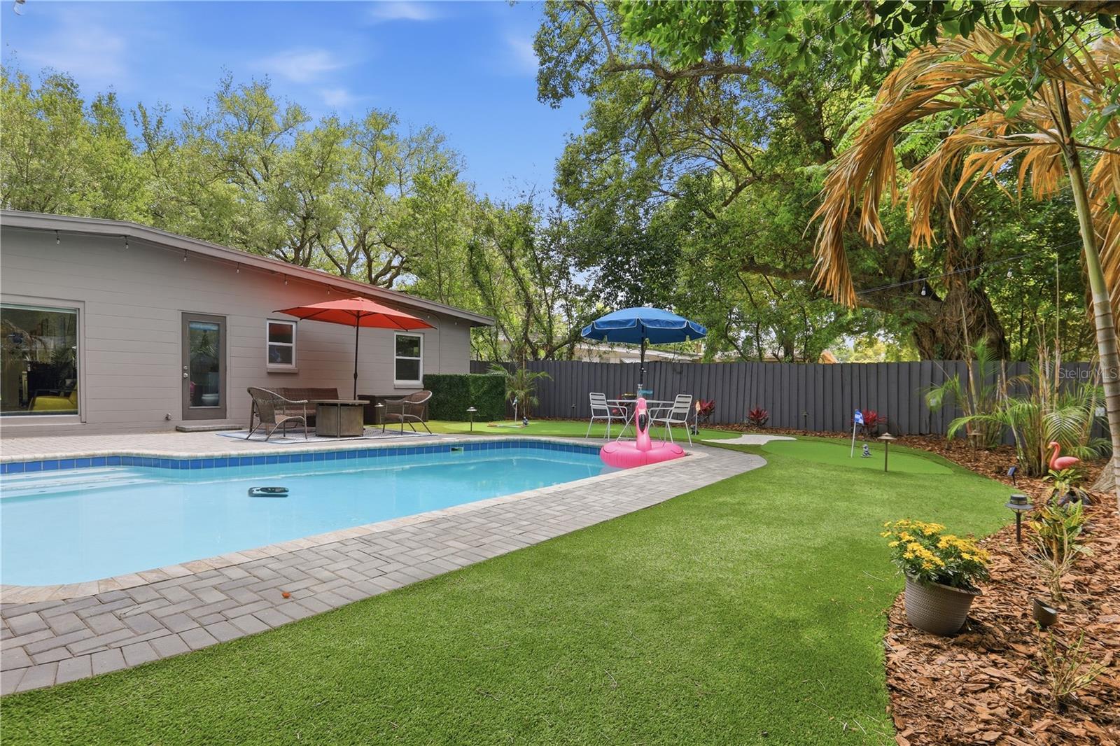 Listing photo id 36 for 1306 Ceylon Drive