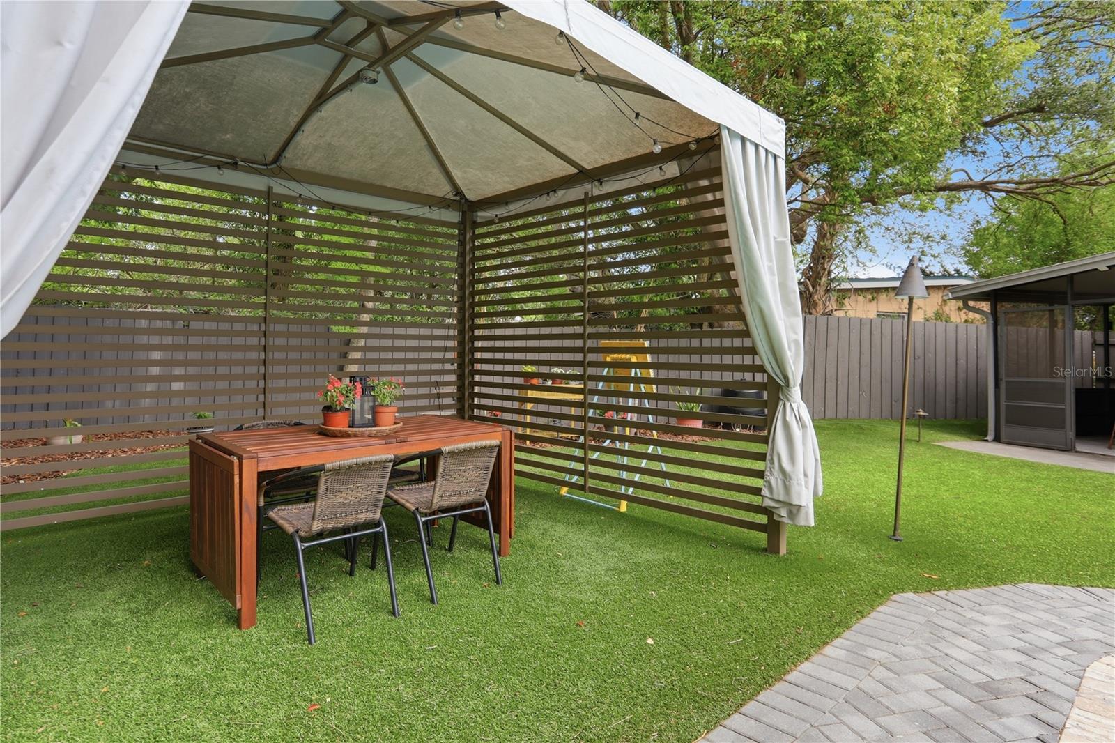 Listing photo id 37 for 1306 Ceylon Drive