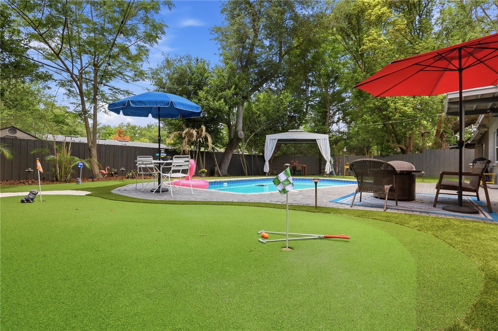 Listing photo id 38 for 1306 Ceylon Drive