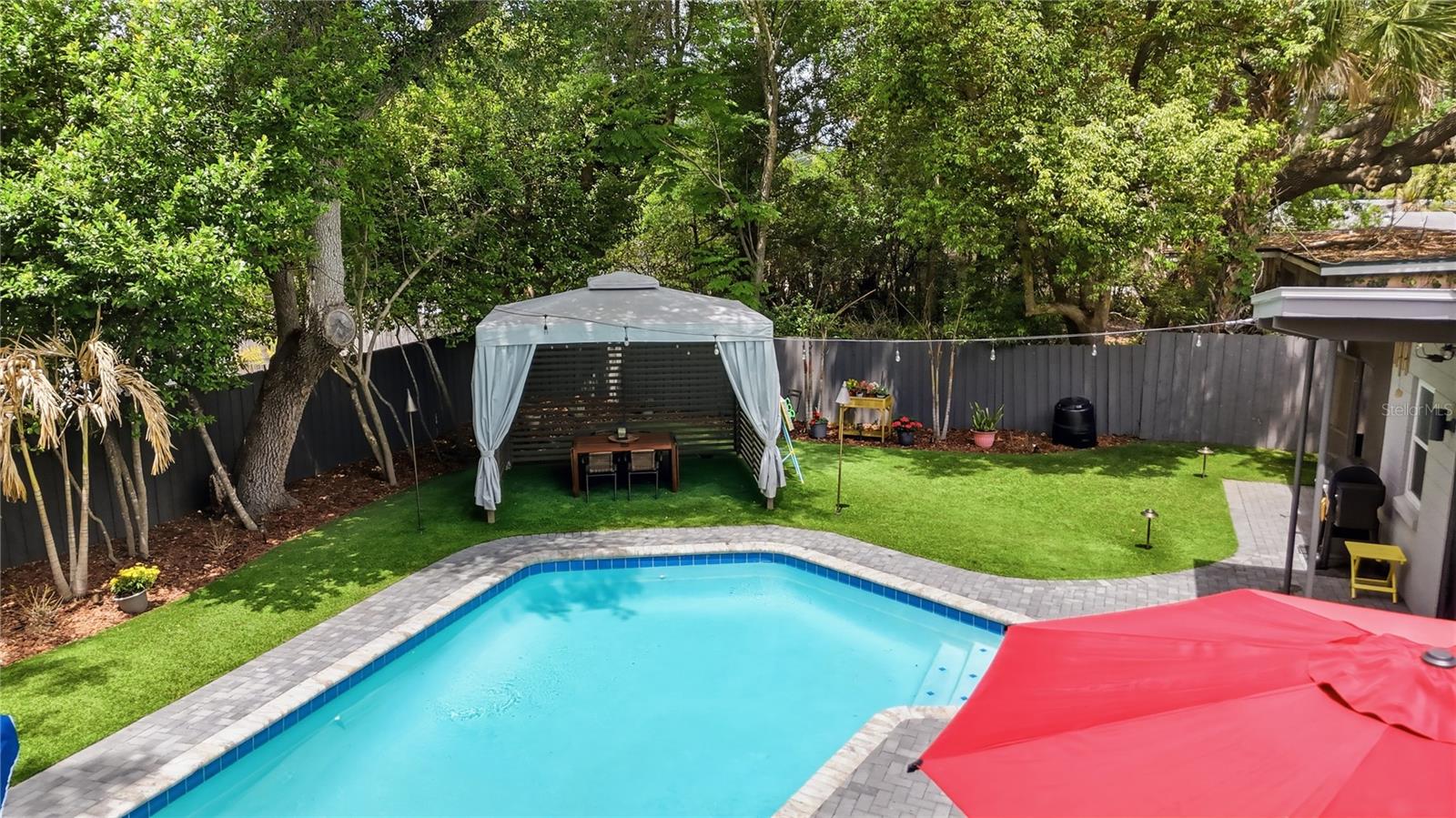 Listing photo id 39 for 1306 Ceylon Drive