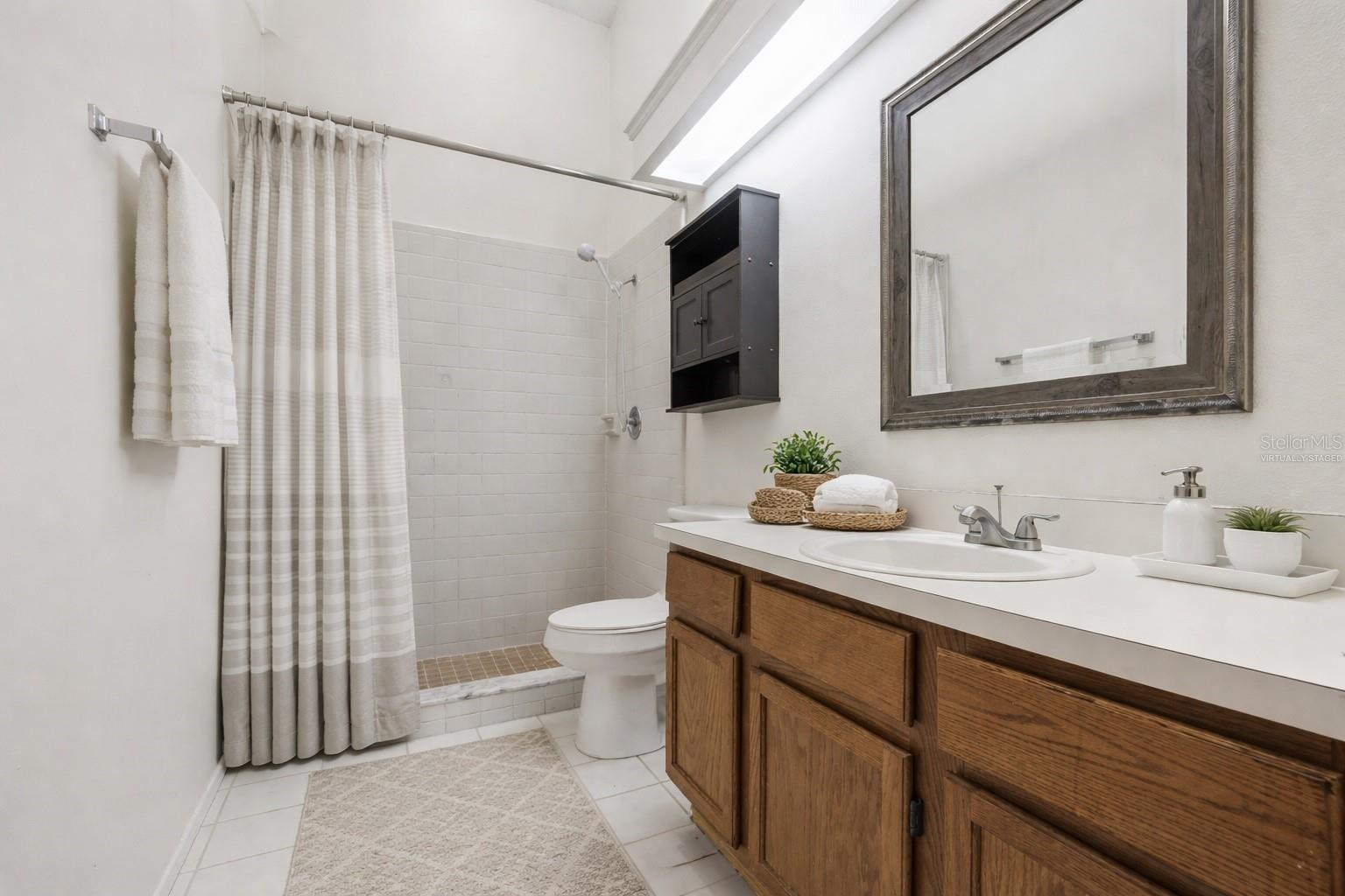 Image 4 of 32 For 5333 Red Cliff Trail