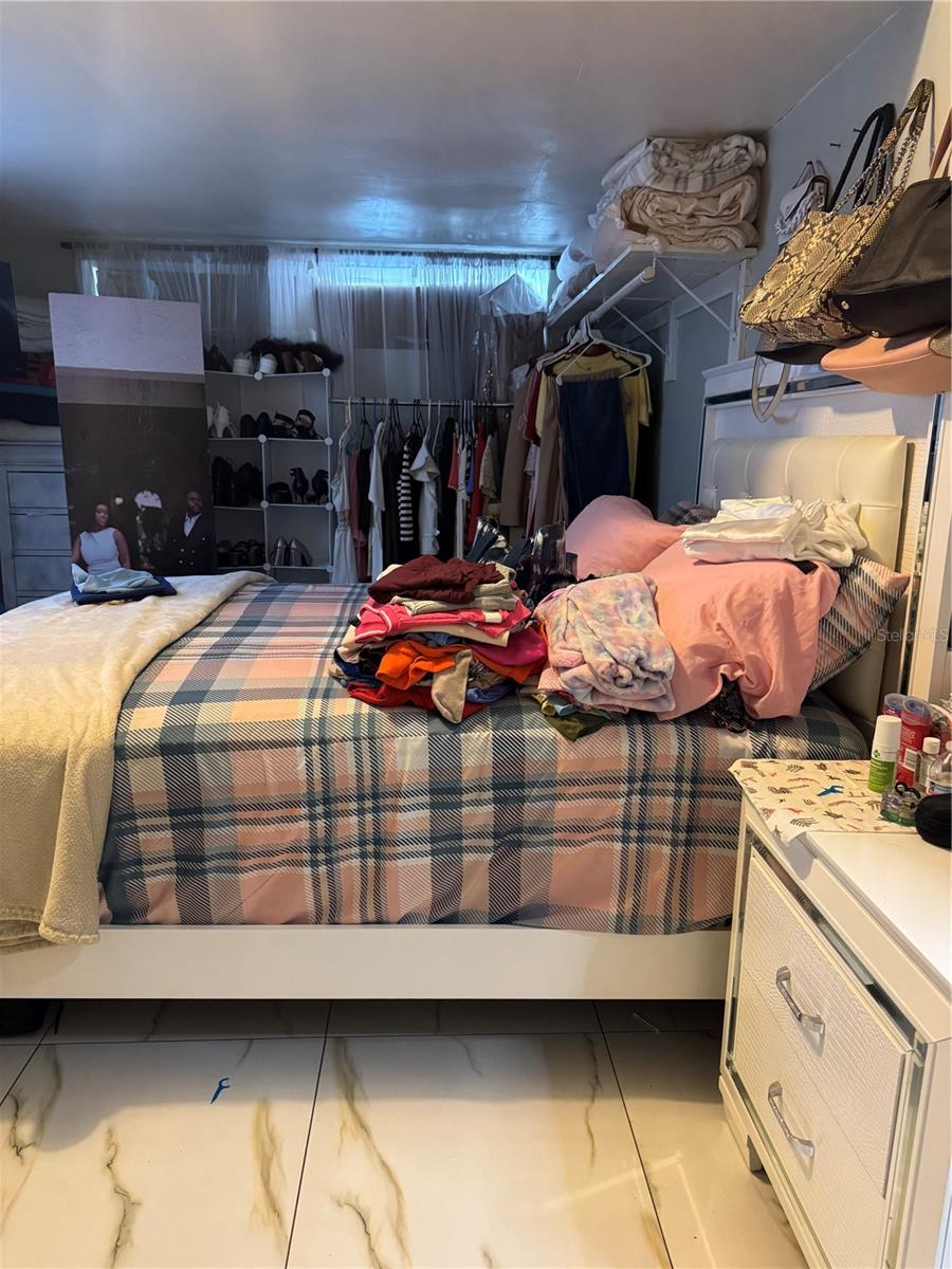 Image 10 of 33 For 3407 Lake Tiny Circle