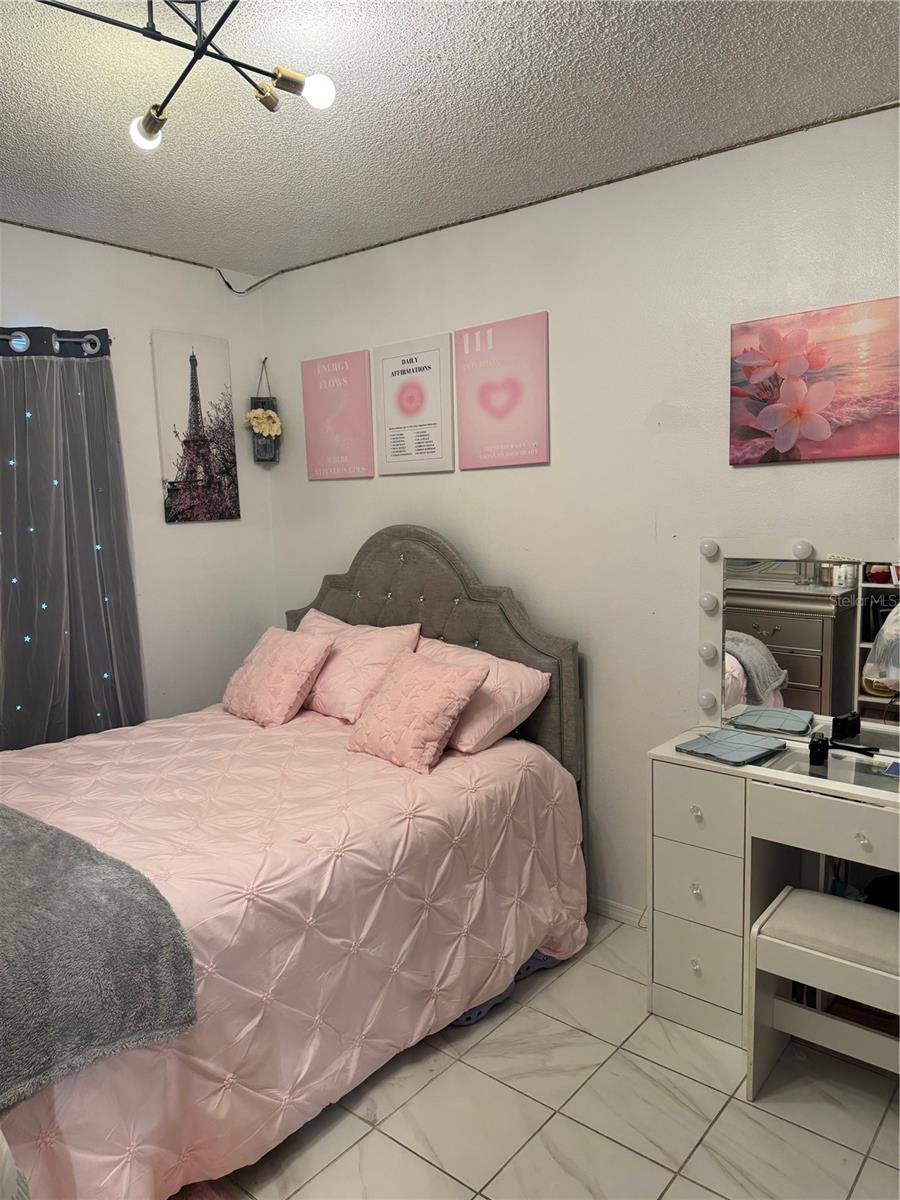 Image 15 of 33 For 3407 Lake Tiny Circle