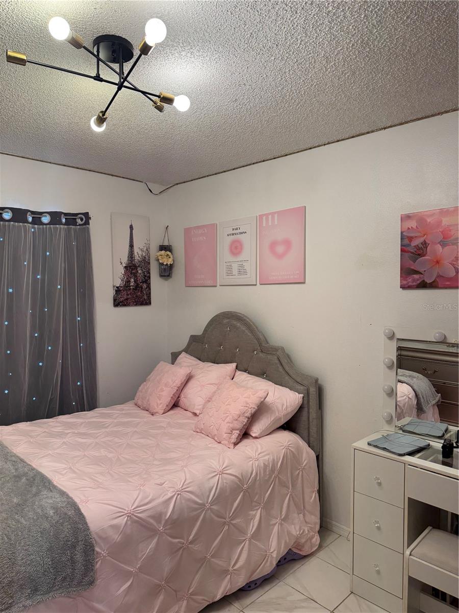 Image 16 of 33 For 3407 Lake Tiny Circle