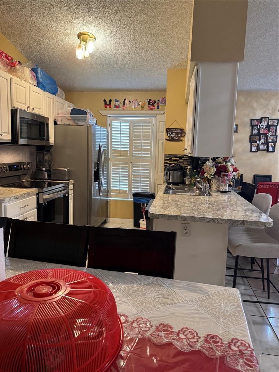 Image 20 of 33 For 3407 Lake Tiny Circle