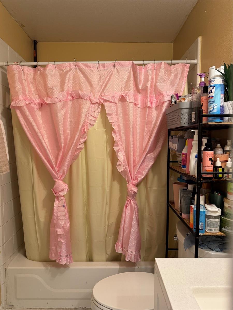 Image 27 of 33 For 3407 Lake Tiny Circle