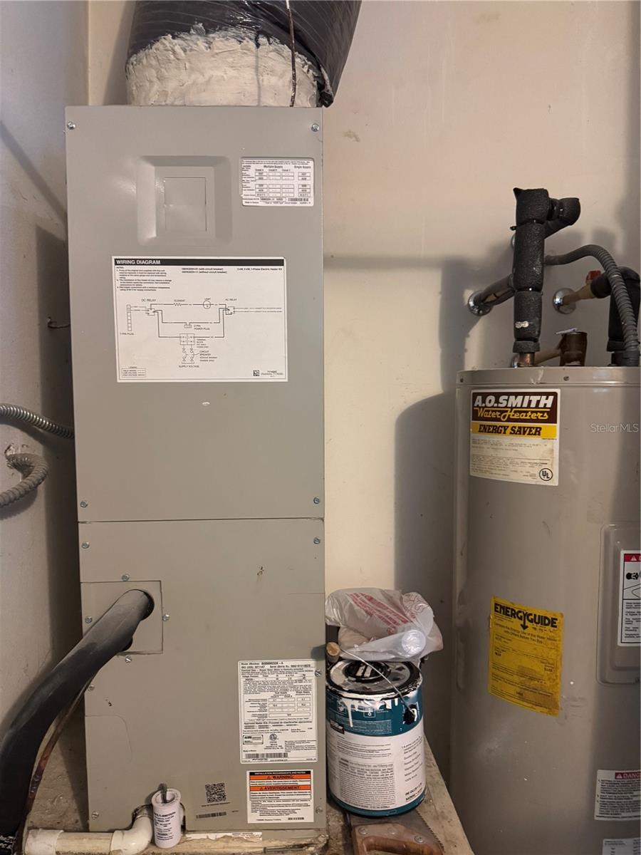 Image 33 of 33 For 3407 Lake Tiny Circle