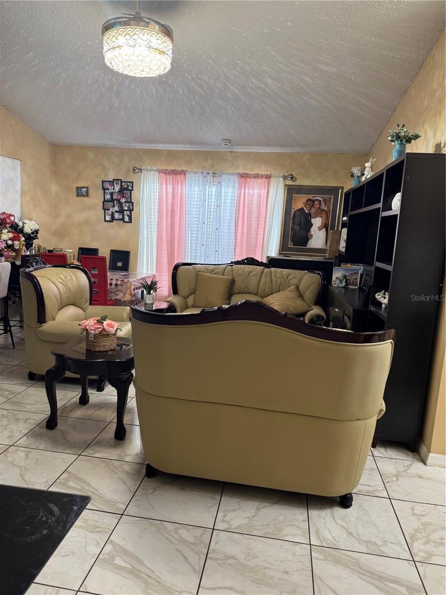 Image 4 of 33 For 3407 Lake Tiny Circle