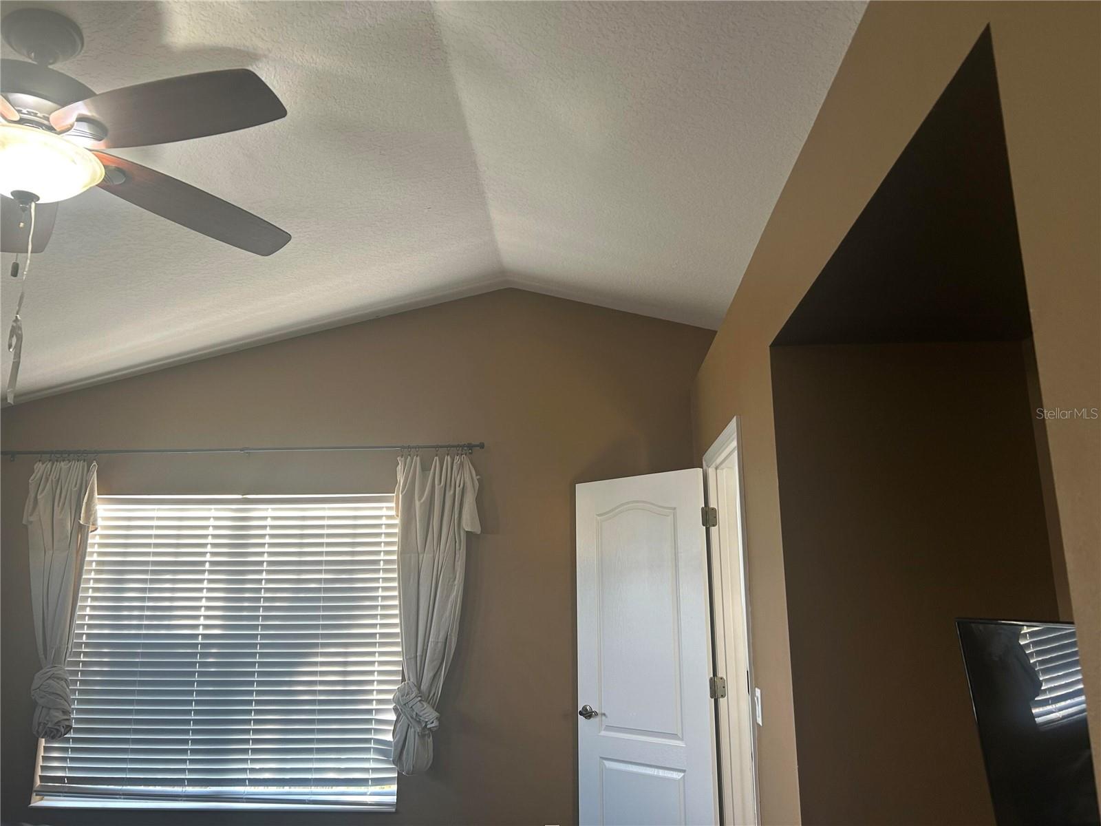 Image 11 of 16 For 4812 Forest Creek Trail