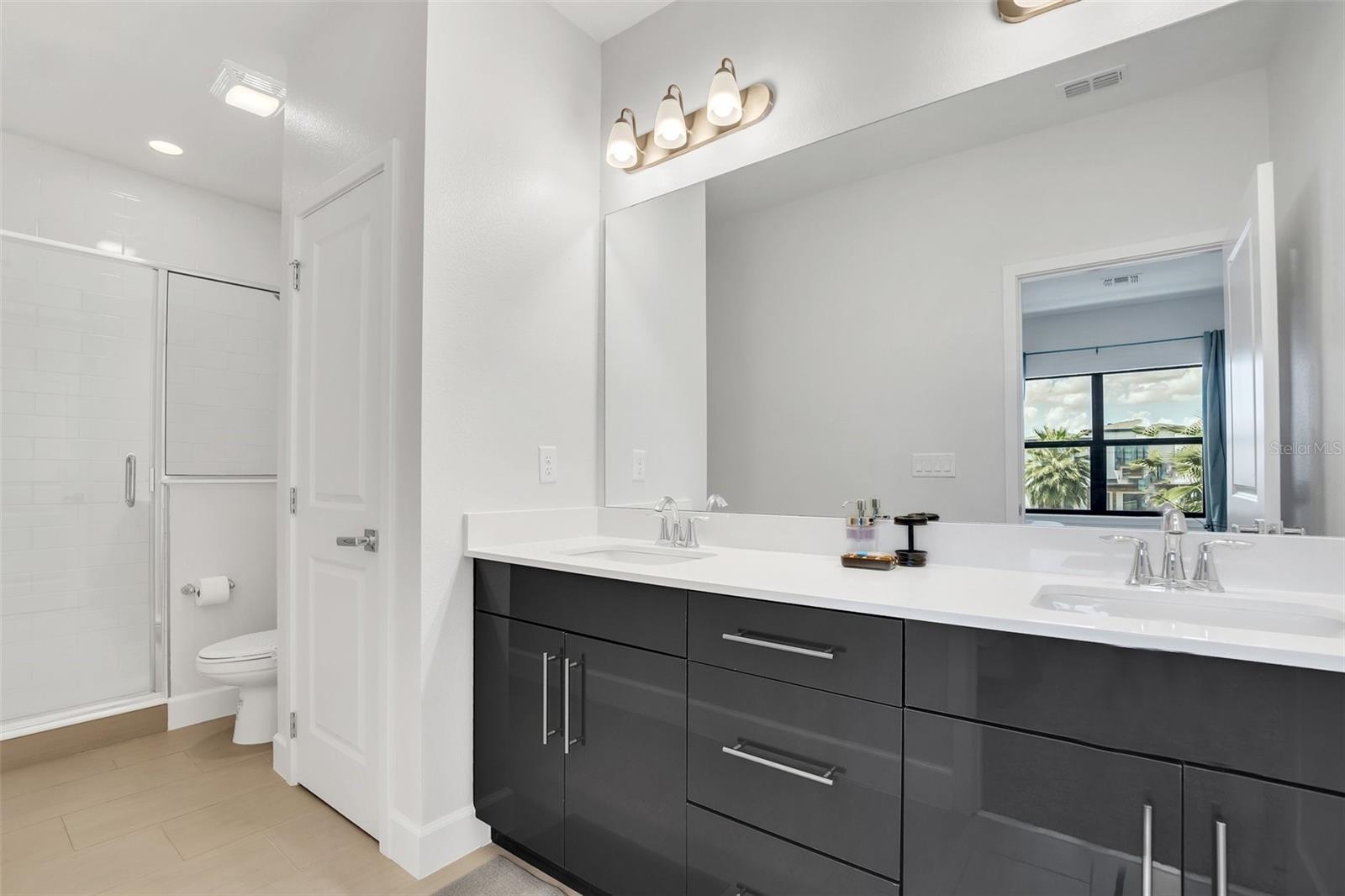 Image 12 of 30 For 407 Villa Domani Way