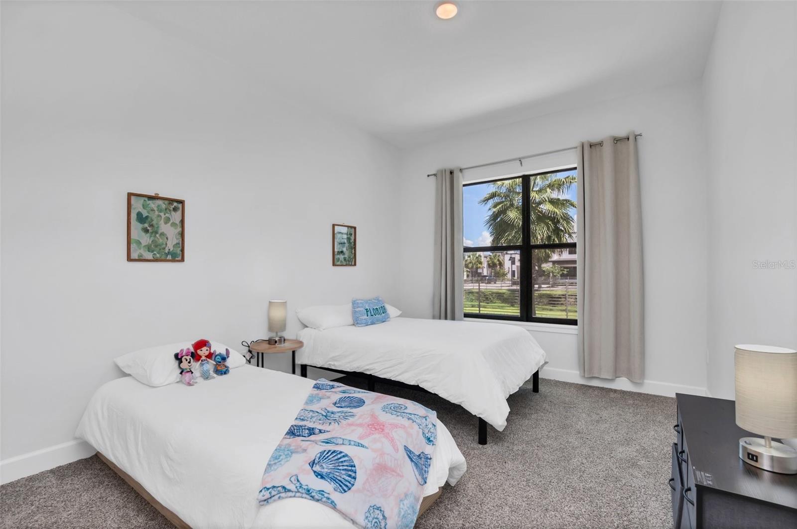 Image 17 of 30 For 407 Villa Domani Way