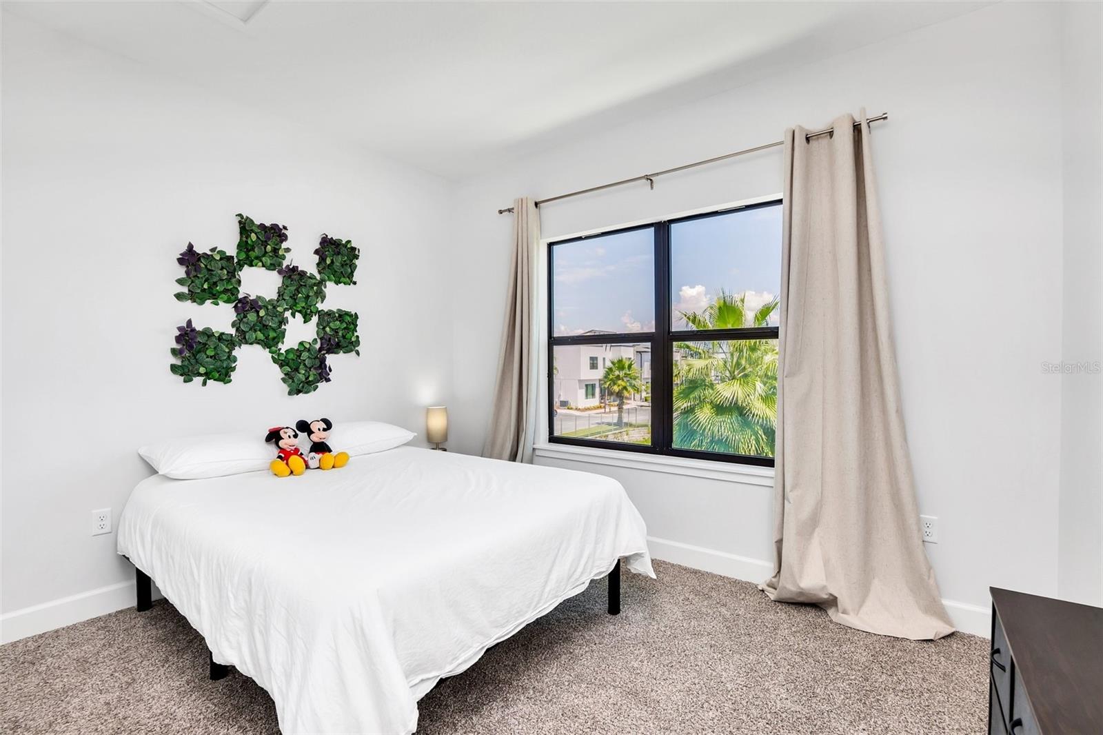 Image 21 of 30 For 407 Villa Domani Way