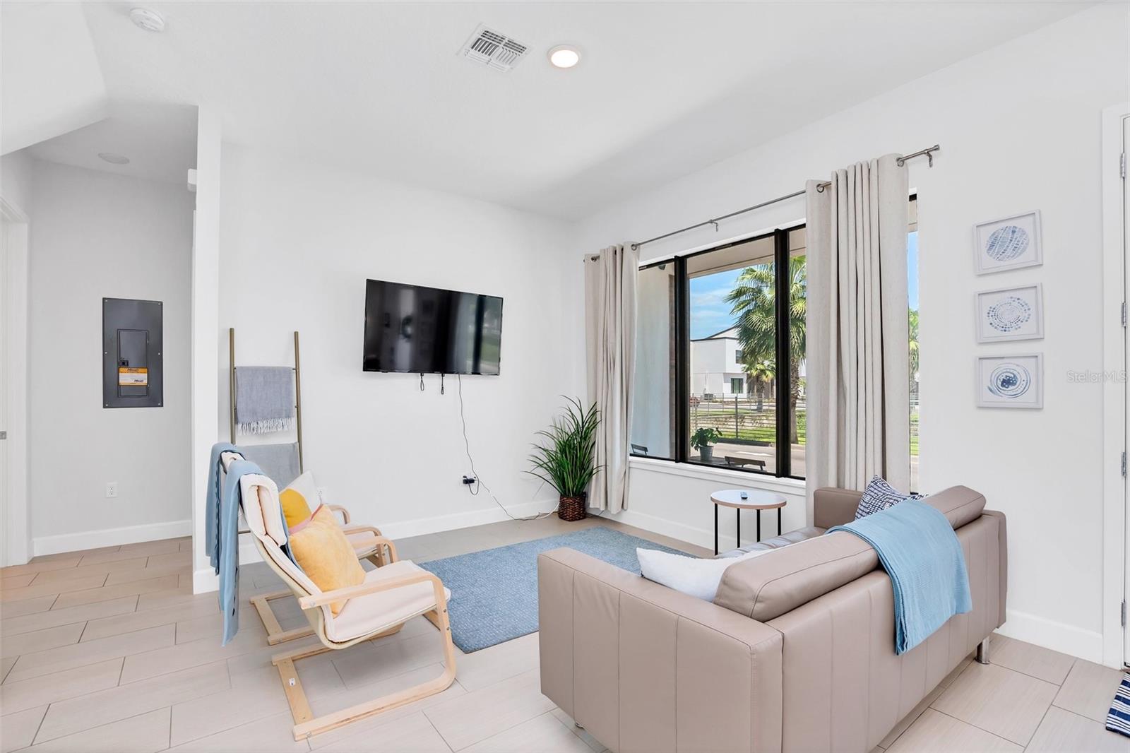 Image 9 of 30 For 407 Villa Domani Way