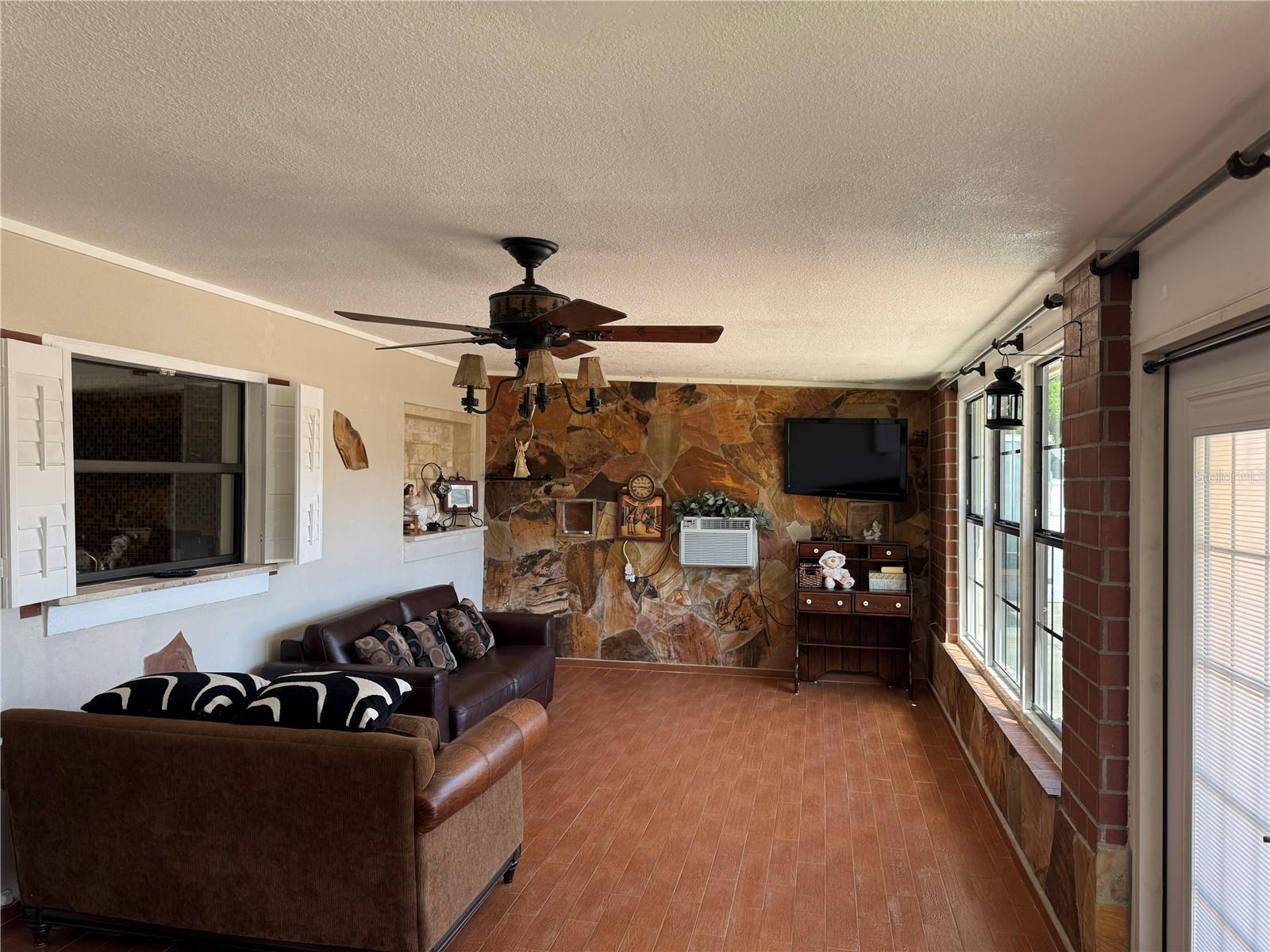 Image 17 of 46 For 1833 Matterhorn Drive