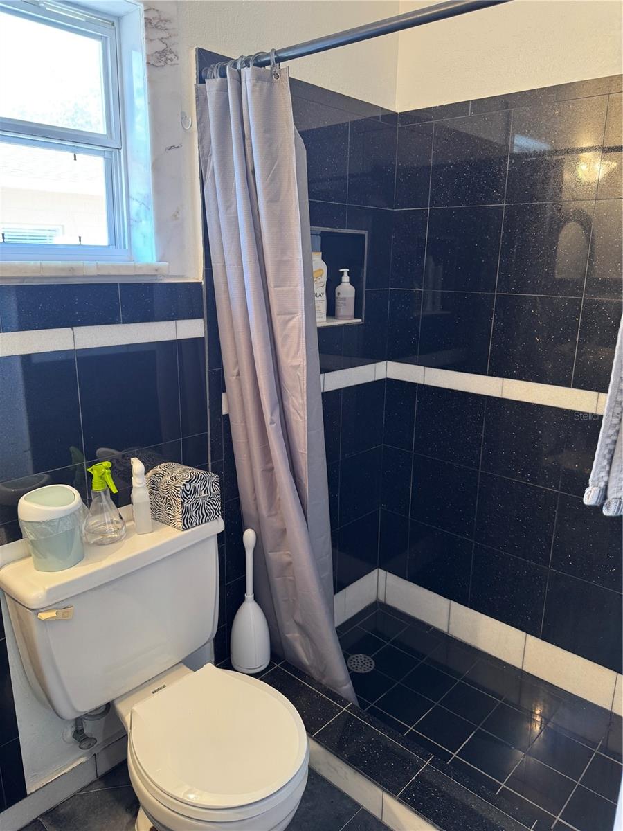 Image 23 of 46 For 1833 Matterhorn Drive