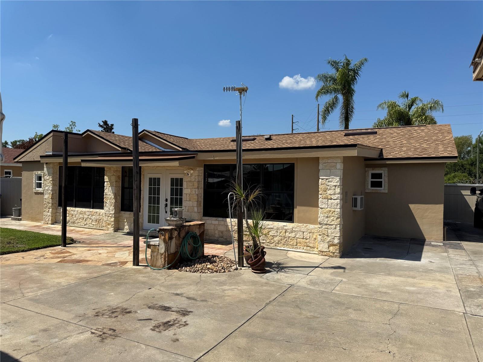 Image 32 of 46 For 1833 Matterhorn Drive