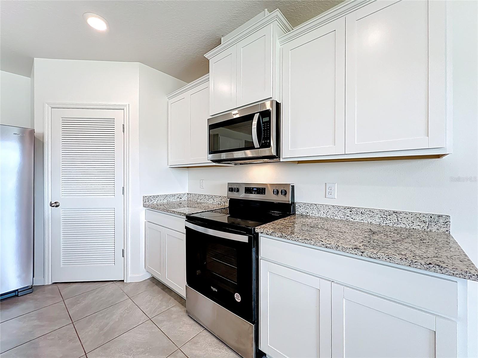 Image 17 of 56 For 905 Dugan Circle Se