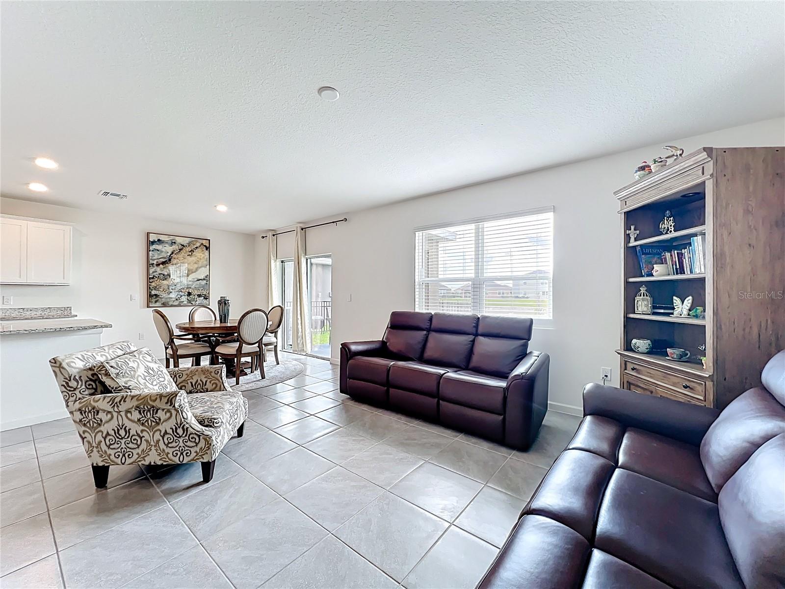 Image 22 of 56 For 905 Dugan Circle Se