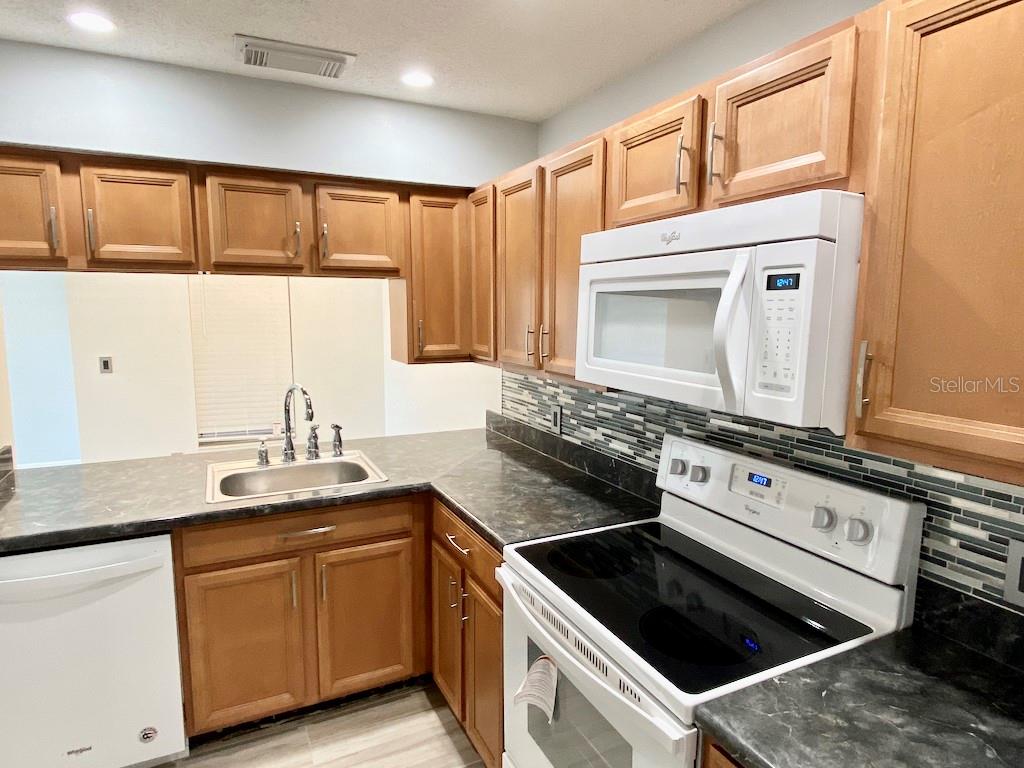 Image 10 of 16 For 6126 Curry Ford Road 147