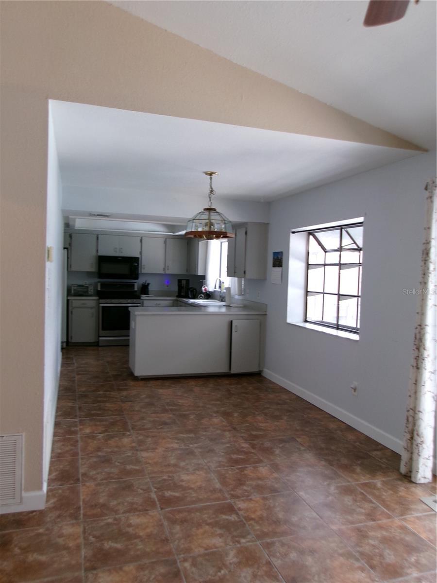 Image 37 of 41 For 632 Tuskawilla Point Lane