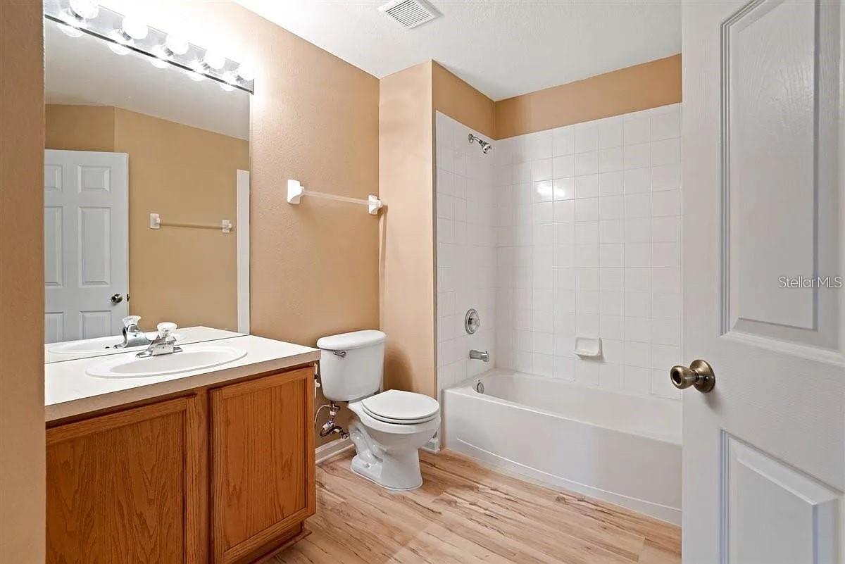 Image 21 of 29 For 6292 Twain Street 102