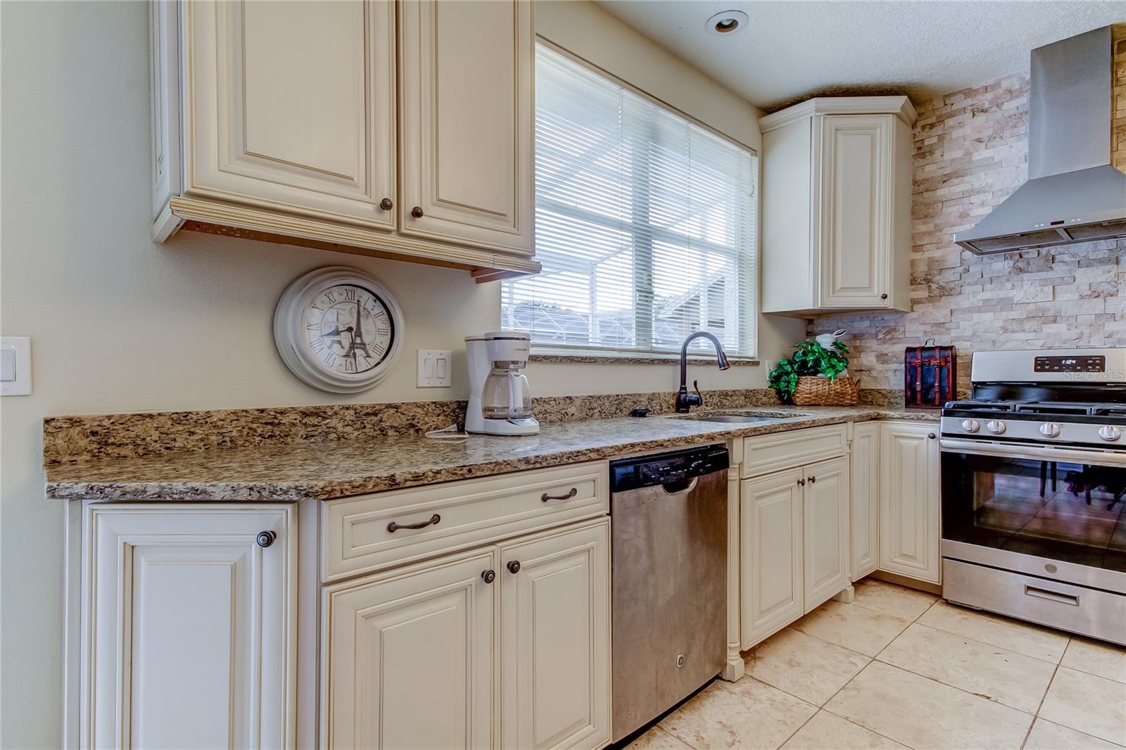 Image 12 of 40 For 9401 Woodbay Drive