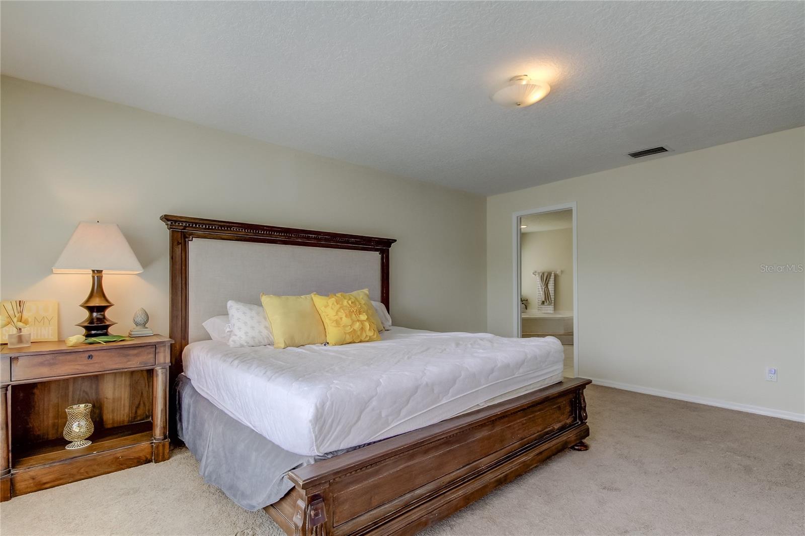 Image 31 of 40 For 9401 Woodbay Drive