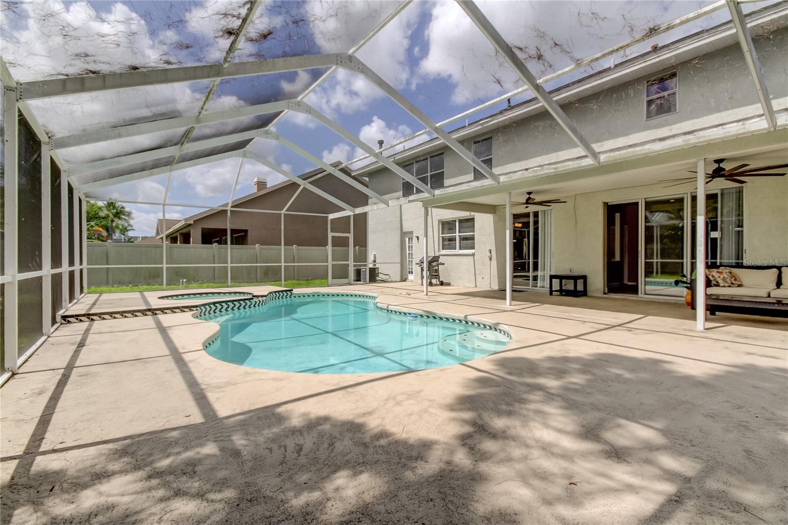 Image 5 of 40 For 9401 Woodbay Drive