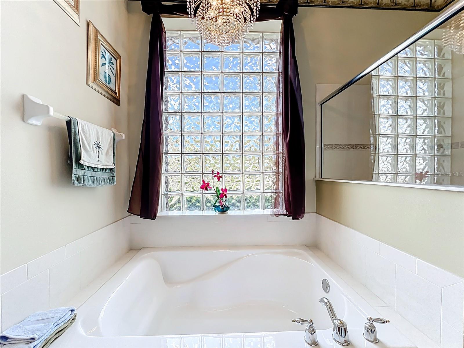 Image 33 of 66 For 2941 Camberly Circle