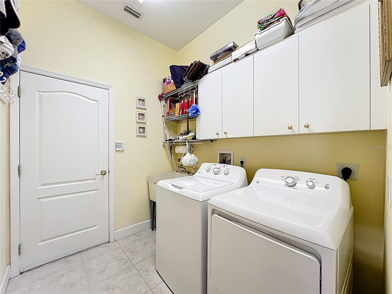 Image 44 of 66 For 2941 Camberly Circle