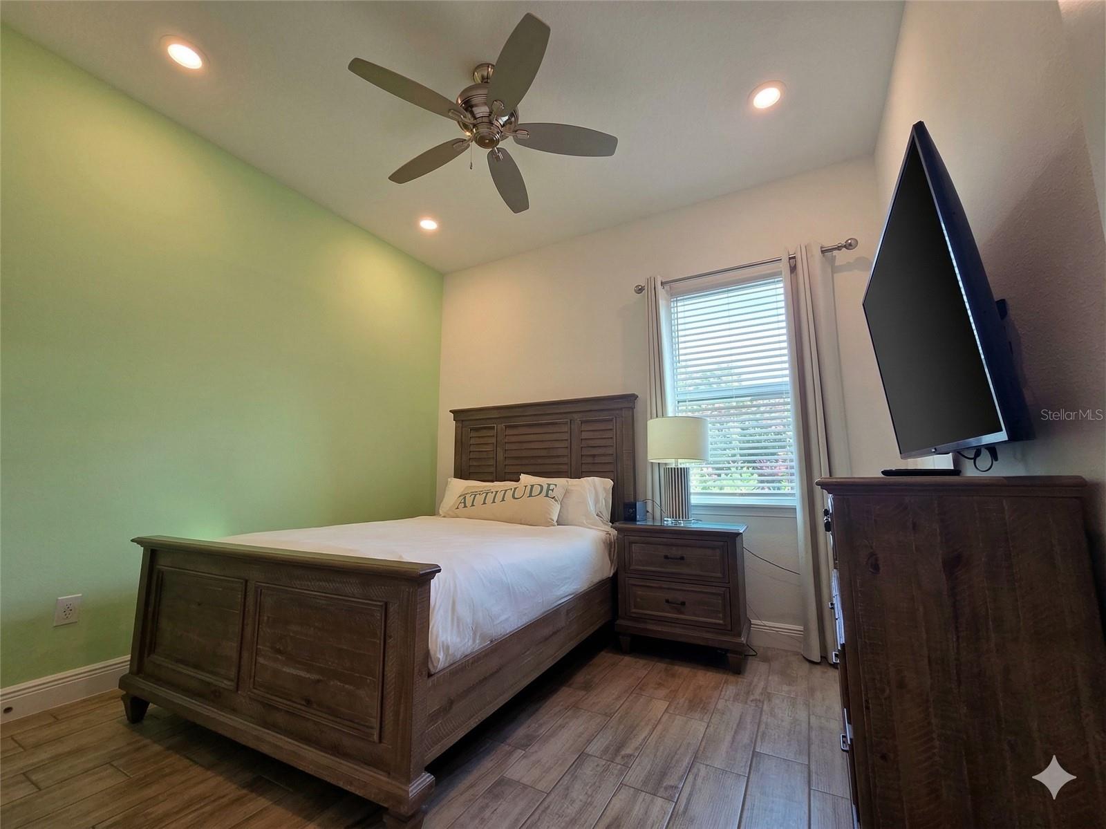 Image 11 of 16 For 8090 Knee Deep Road