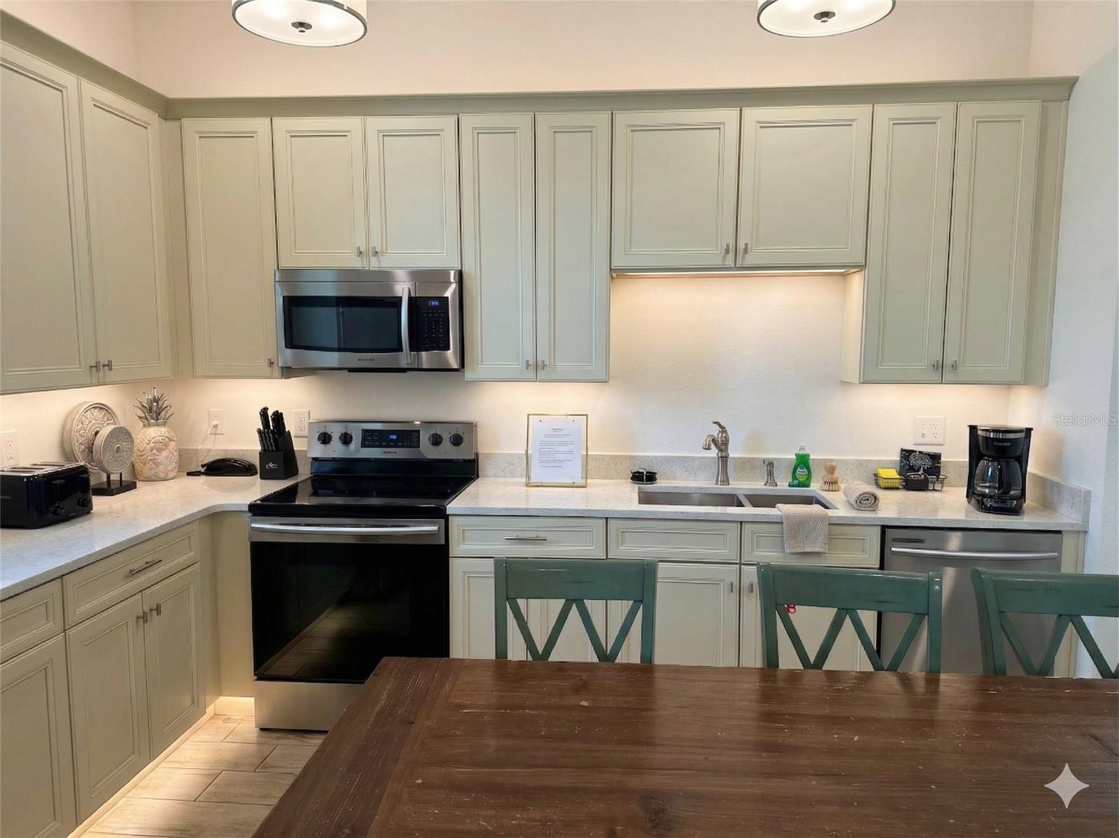 Image 2 of 16 For 8090 Knee Deep Road