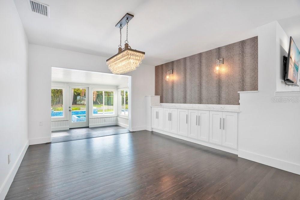 Image 17 of 100 For 812 East Boulevard