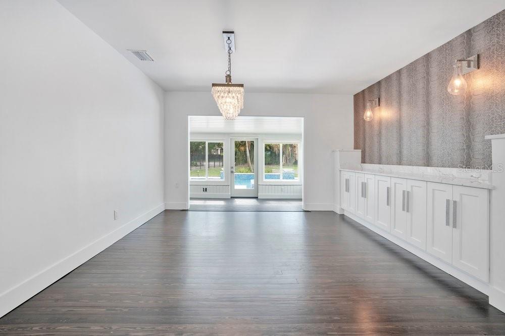 Image 18 of 100 For 812 East Boulevard