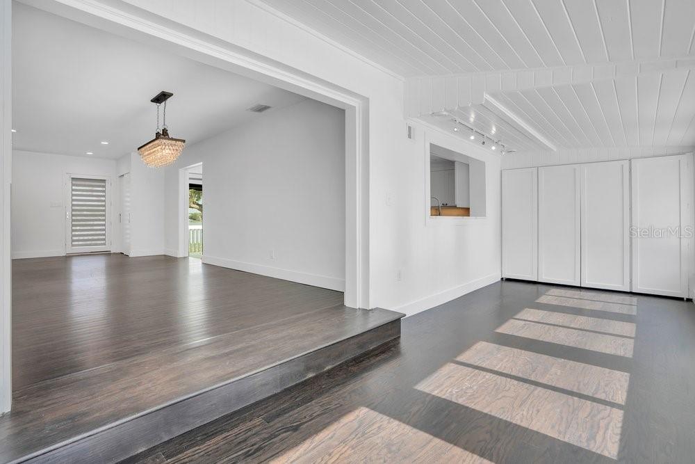 Image 21 of 100 For 812 East Boulevard