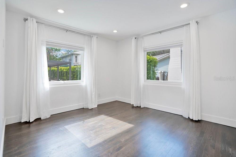 Image 34 of 100 For 812 East Boulevard