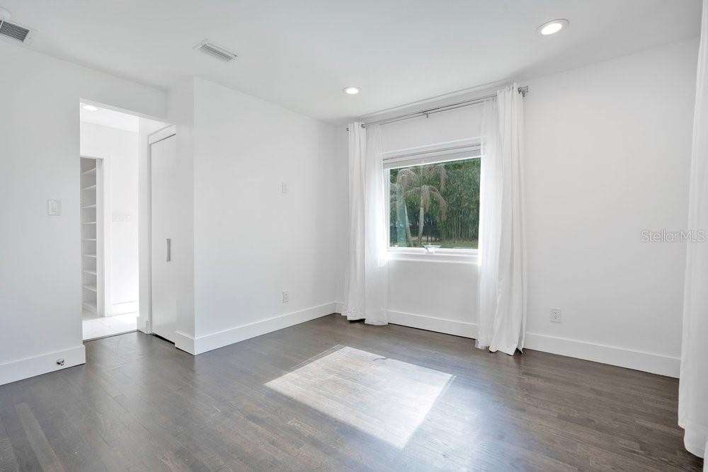 Image 35 of 100 For 812 East Boulevard