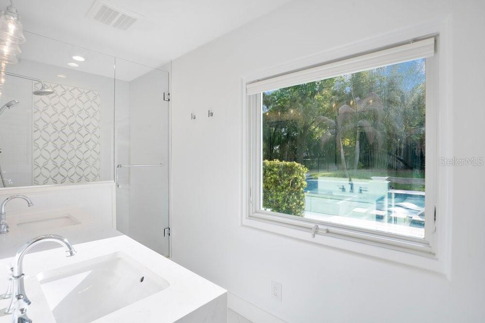 Image 36 of 100 For 812 East Boulevard