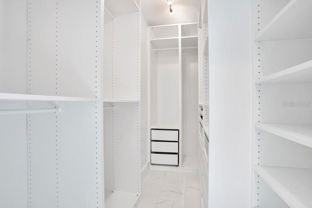 Image 42 of 100 For 812 East Boulevard