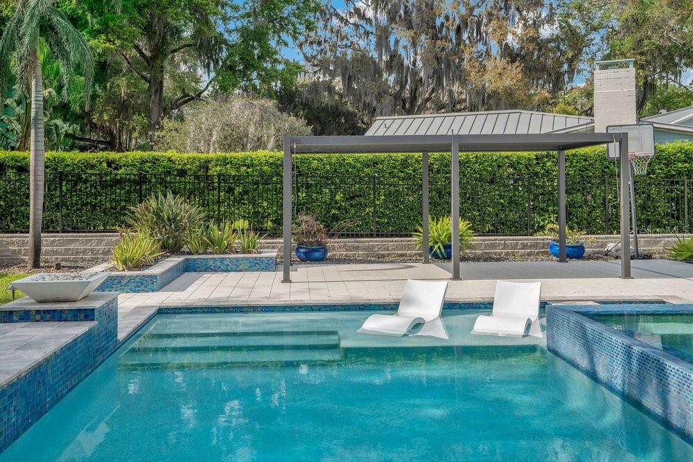 Image 52 of 100 For 812 East Boulevard