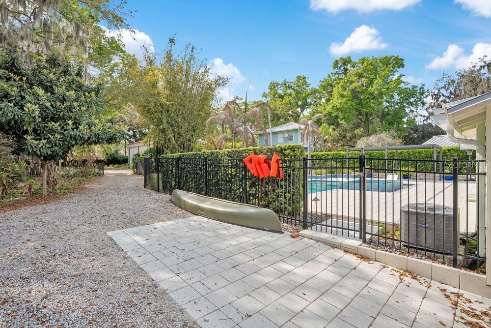 Image 62 of 100 For 812 East Boulevard