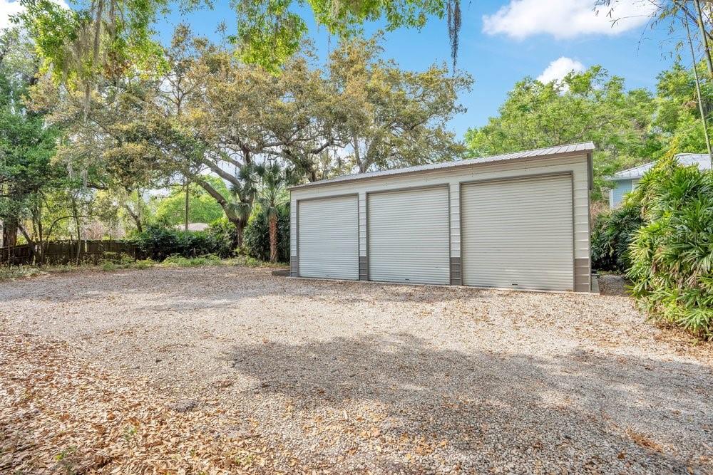 Image 63 of 100 For 812 East Boulevard