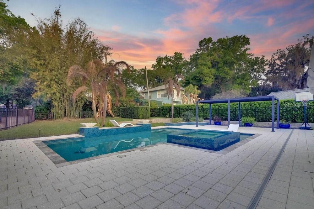 Image 81 of 100 For 812 East Boulevard