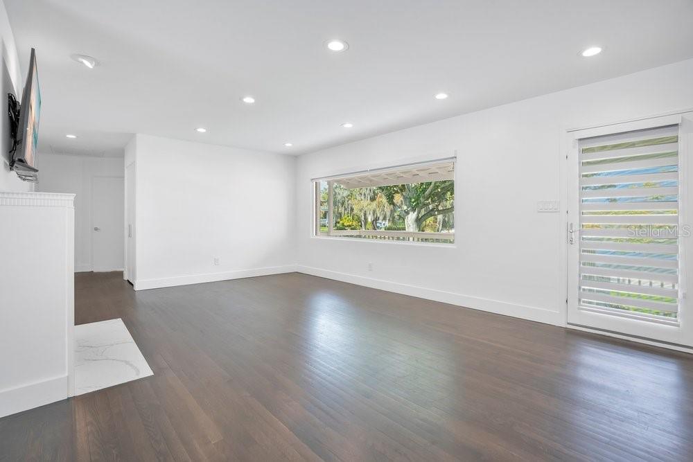 Image 9 of 100 For 812 East Boulevard