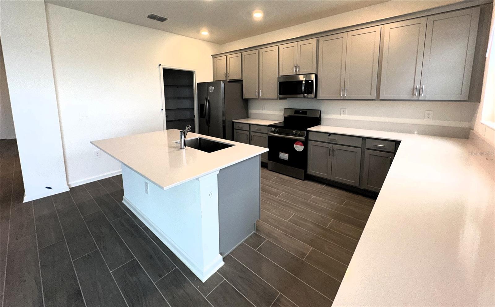 Image 8 of 34 For 2840 Fitness Street