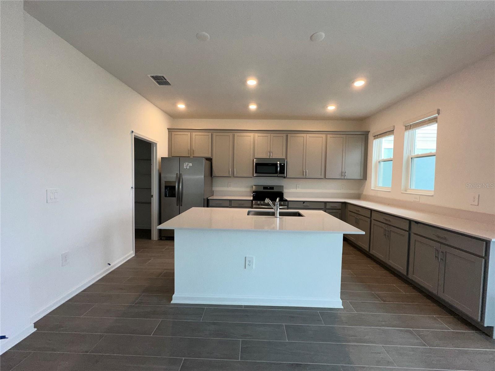 Image 9 of 34 For 2840 Fitness Street